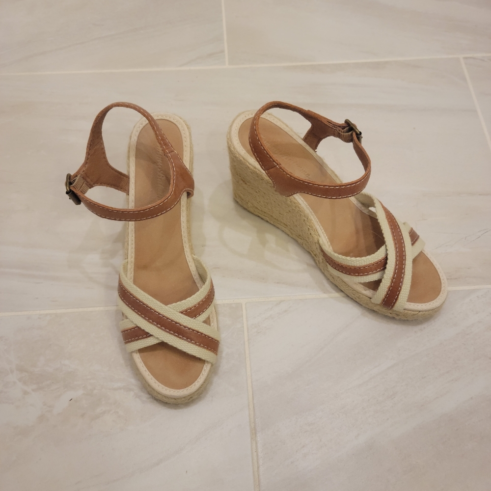 Tommy Bahama wedge heel sandal